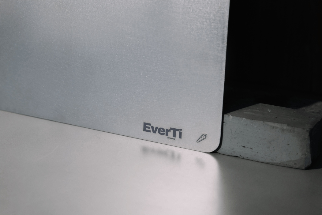 Does a Titanium Cutting Board Dull Knives? What Every Home Cook Needs to Know - EverTi